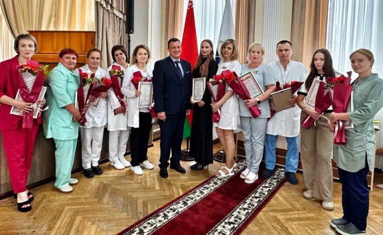 На страже здоровья и жизни: в Могилевской клинической больнице СМП прошло торжество ко «Дню медицинских работников»