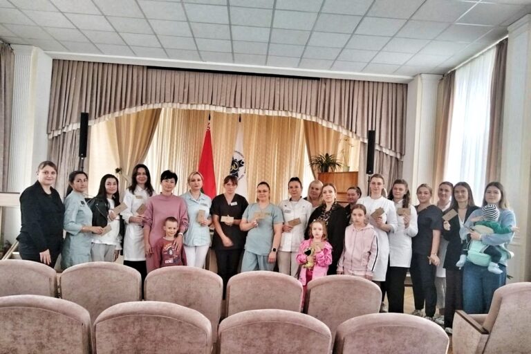 В школу — с профсоюзом: поддержка семей в УЗ «Могилёвская клиническая больница скорой медицинской помощи»