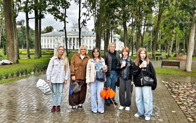 Путешествие сквозь века и память: члены первичной профсоюзной организации УЗ «Могилёвская клиническая больница скорой медицинской помощи» посетили Жиличи и Красный Берег